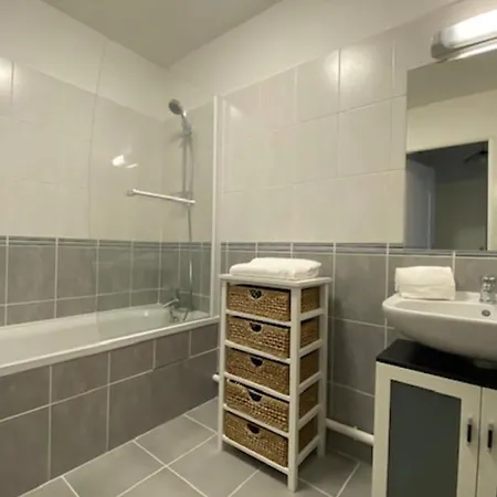 Апартаменты Cosy With Balcony In The Heart Of