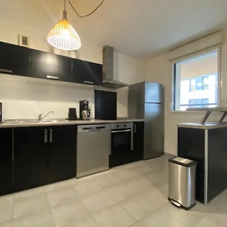 Апартаменты Cosy With Balcony In The Heart Of