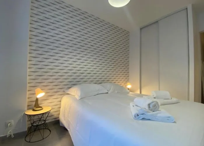 Cosy With Balcony In The Heart Of 公寓