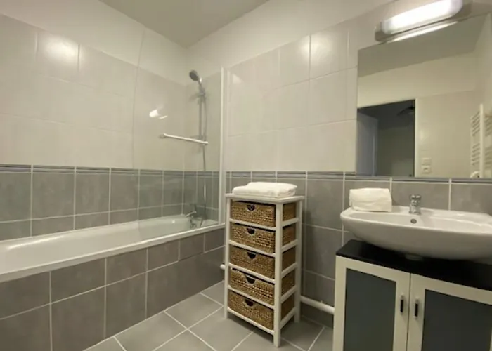 公寓 Cosy With Balcony In The Heart Of